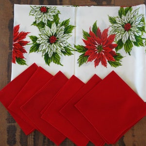 Vintage Linen Christmas Oblong Red & Green Poinsettia Table Cloth With 6 matching Red Linen Napkins