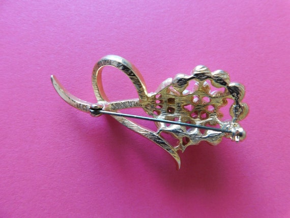 Gold and Faux Pearl Brooch or Lapel Pin Floral Br… - image 3