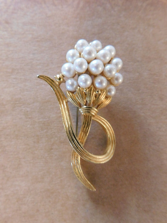 Gold and Faux Pearl Brooch or Lapel Pin Floral Br… - image 1