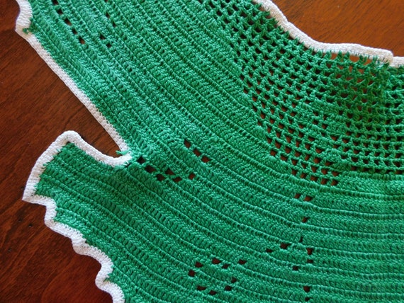 Vintage 1930's 1940's Hand Crocheted Green and Wh… - image 3