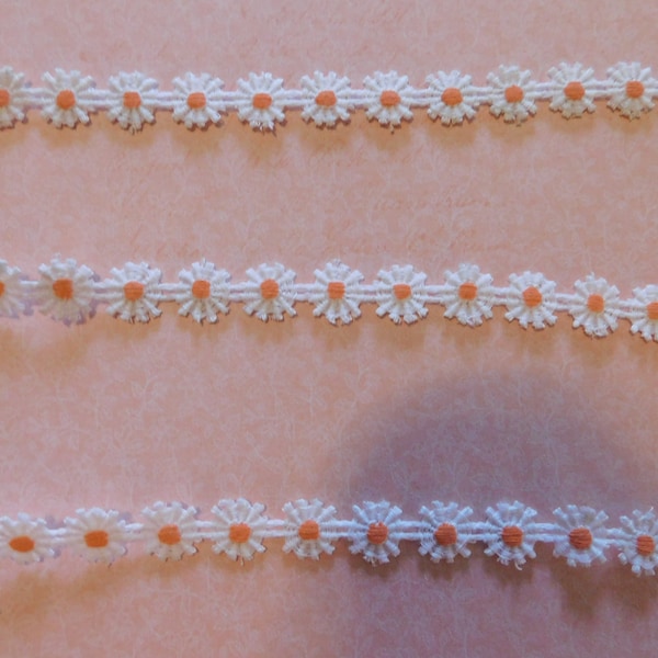 Vintage Lace Trim Daisies  Vintage 1960's White & Orange Floral Daisy Lace