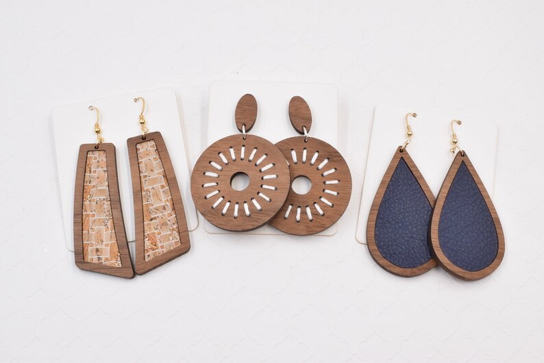 Maroon Wood Leather Teardrop Boucles doreilles, Boucles doreilles en cuir, boucles doreilles légères, boucles doreilles marron, boucles doreilles en bois, boucles doreilles en bois, cadeau image 3