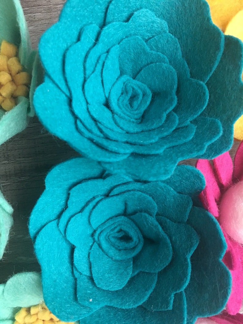 Loose Felt Flowers Wool Felt Flowers Felt Flower Decor Etsy