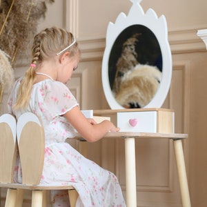 Multifunctional Children's Vanity Table with Mirror and Chair - Play Furniture, Dress-Up Fun for Kids