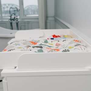 Moderne Wickeltischplatte für Babys, Maßgefertigte Wickeltischaufsatz aus Holz
