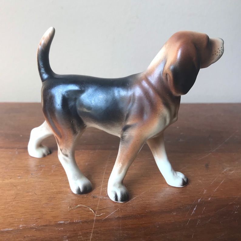 beagle dog figurine
