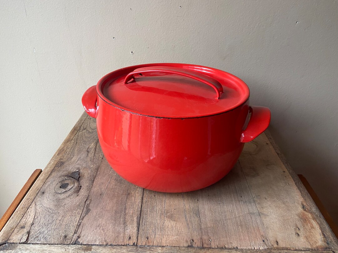 8 Enamel Cast Iron Lidded Casserole Dish, Retro Cookware, Bakeware