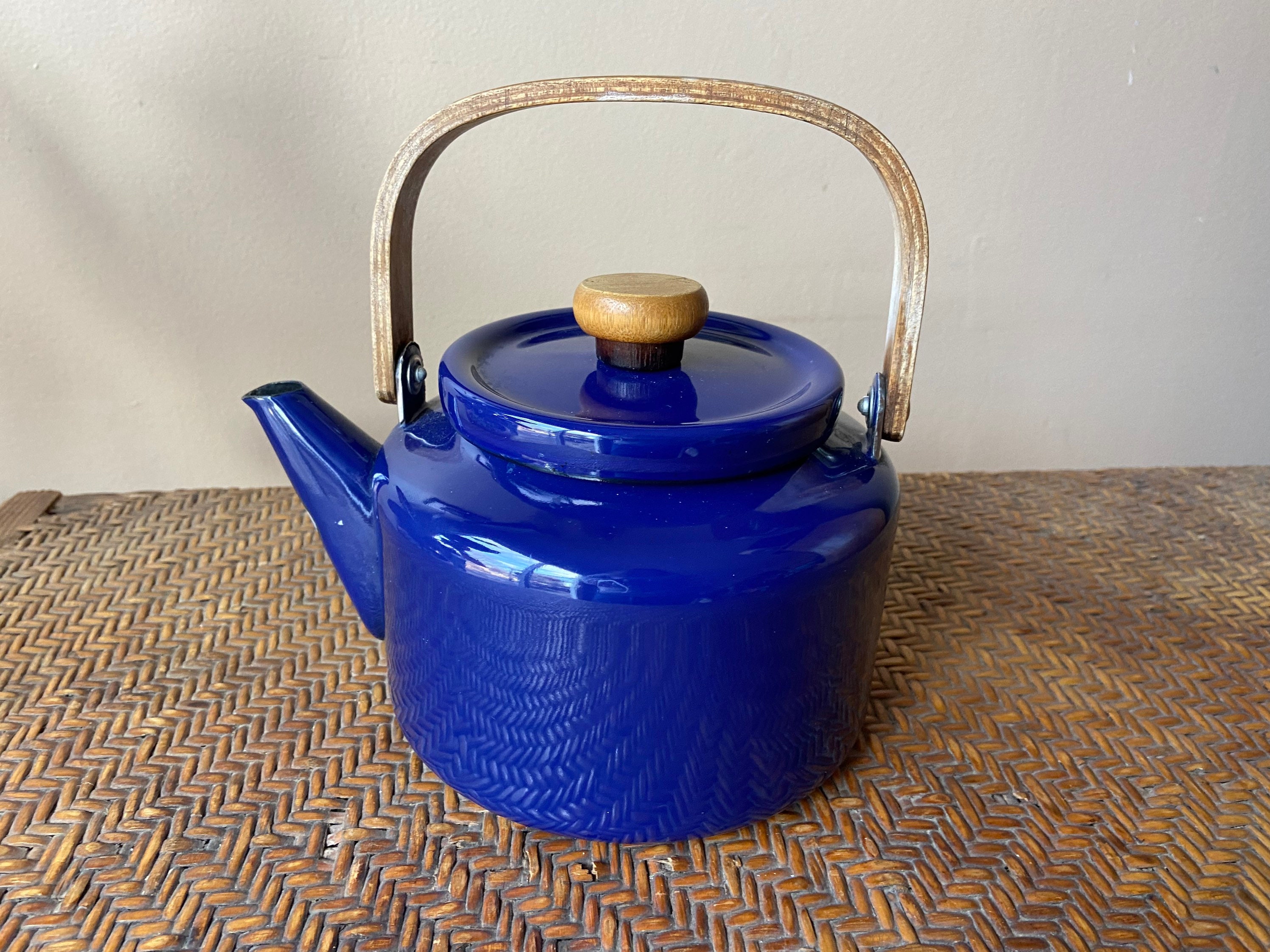 Vintage Blue Tea Kettle With White Flower, Tea Kettle, Antique Tea Kettle,  Enamel Teapot, Small Teapot, Stovetop Kettle, Vintage Tea Kettle. 