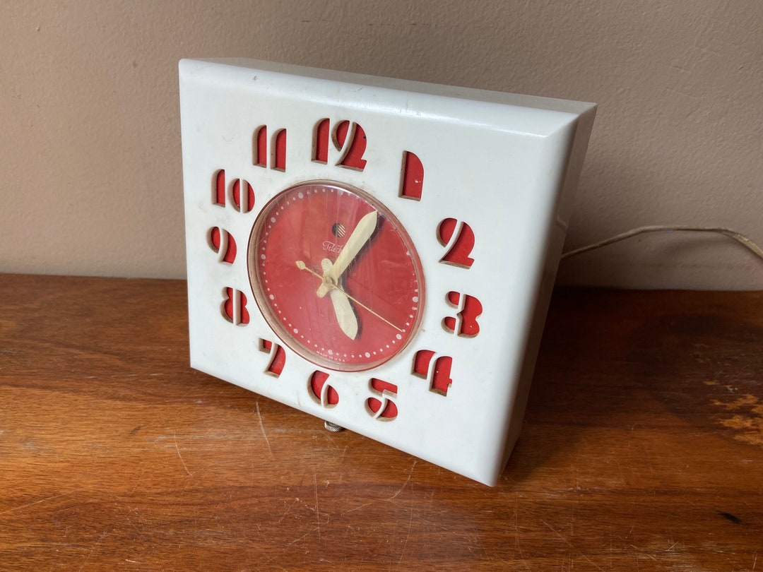 Vintage Kitchen Wall Clock Working Condition Red White Etsy