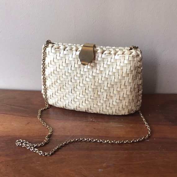 small straw shoulder bag