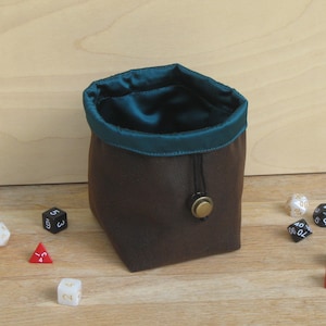 Borsa per dadi per piastrelle in pelle marrone, sacchetto di dadi per piastrelle con coulisse grande, gioielli o sacchetto di denaro, sacchetto di dadi Dungeons and Dragons, sacchetto di dadi d20, RPG, D & D