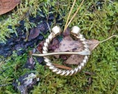 Brooch Multi period Cloak pin Penannular twisted brooch 45 mm Made from brass. Hand forged. Historical costume. Reenactment jewelry
