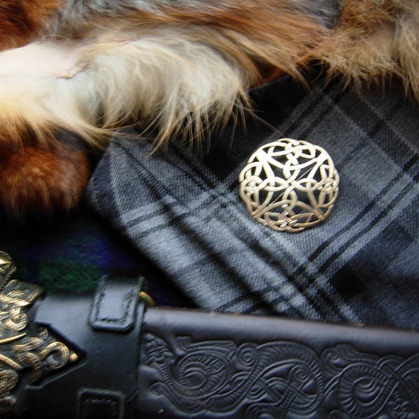 Broche ronde pour kilt celtique écossais, fibule. Fait main Scotland Outlander Argenté/laiton