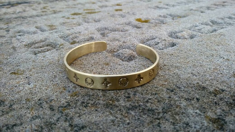 Scull Pirate Celtic Cross Bracelet Hand stamped Gold colour brass Gothic Goth arm ring Cuff wrist Torc unisex gift Human Sculls Macabre