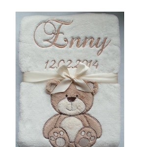 Kocyk dla dziecka haftowany imieniem i datą 76 x 102 cm - BEŻOWY 802001 - Prezent Narodziny Chrzest Baby Shower