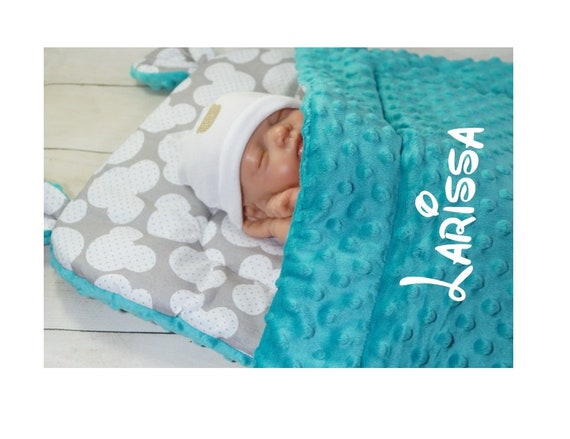 Mause Hellblau 90x90 Cm Zweilagige Decke Mit Namen Babydecke Fur Babyschale Einschlagdecke Baumwolle Sidra Hospital