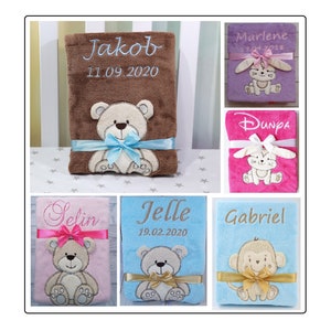 Babydecke mit Namen und Geburtsdatum Geschenk Geburt Taufe 76x102 cm Bild 1