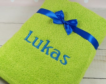 Bath towel embroidered with name - 70 x 140 cm - GREEN 140222 - 500g/m2 - GIFT - BIRTH
