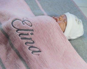 Babydecke mit Namen bestickt  -   Baumwolle * 75x100 cm * Rosa - grau   ( 882001 ) * Geburt Geschenk Taufe