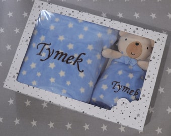 BotoBaby®  GESCHENKSET Blau-Teddybär 368102 - Schmusetuch mit Namen und Datum bestickt  + Babydecke  - Geschenk Geburt Taufe Babyshower