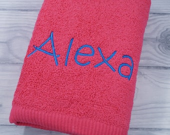 Towel embroidered with name 50 x 100 cm - warm pink - gift - 100% cotton - 700223