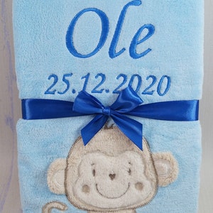 Babydecke mit Namen und Datum bestickt Blau Affe 76x102 cm Geburt Geschenk Taufe 802015 Bild 5
