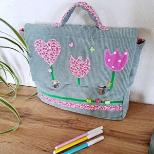 Cartable maternelle vert amande, sac cartable " fleurs rose liberty"