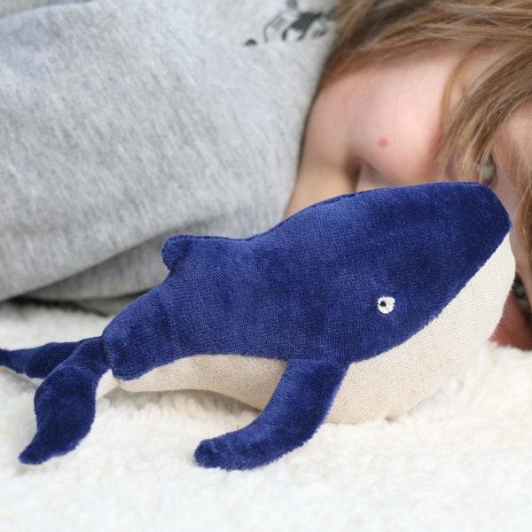 Blue Plush Whale (S), biologisch speelgoed, duurzaam pluche, milieuvriendelijk speelgoed, kraamcadeau, pluche speelgoedwalvis