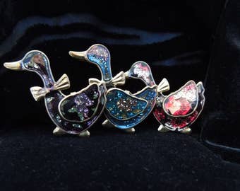 Brooches Gold Tone Glitter Goose Trio Red, Blue and Black Vintage