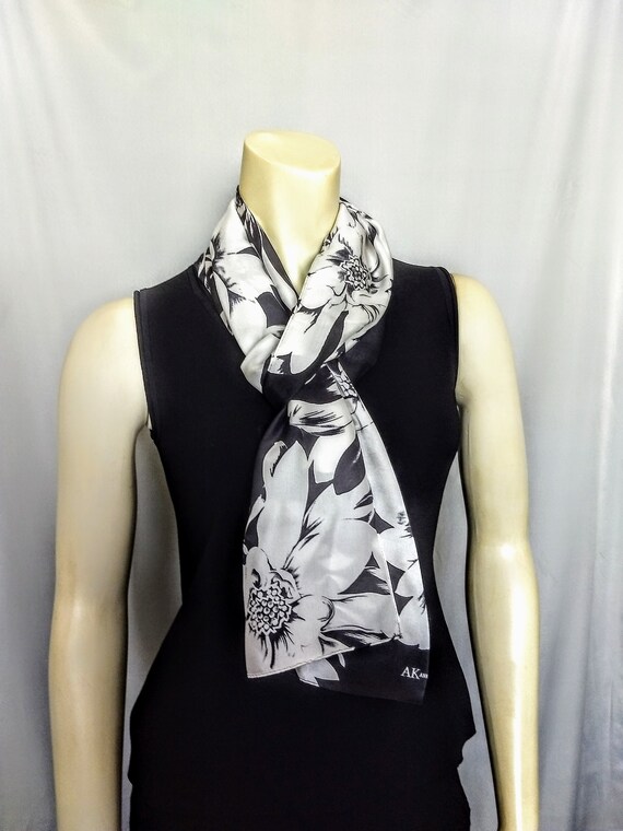 PURE SILK Anne KLAIN  Scarf/Extra Long Black and … - image 5