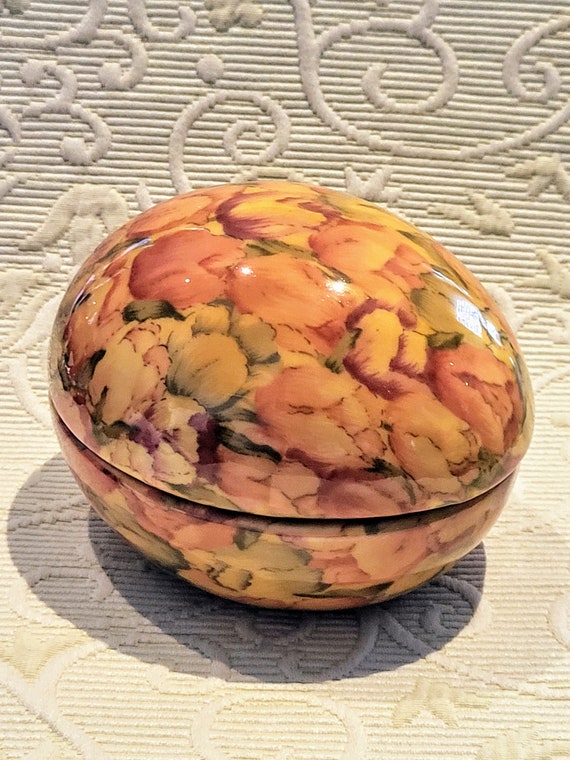 ENESCO Ceramic Egg Shape Trinkets Box/Vintage Col… - image 5