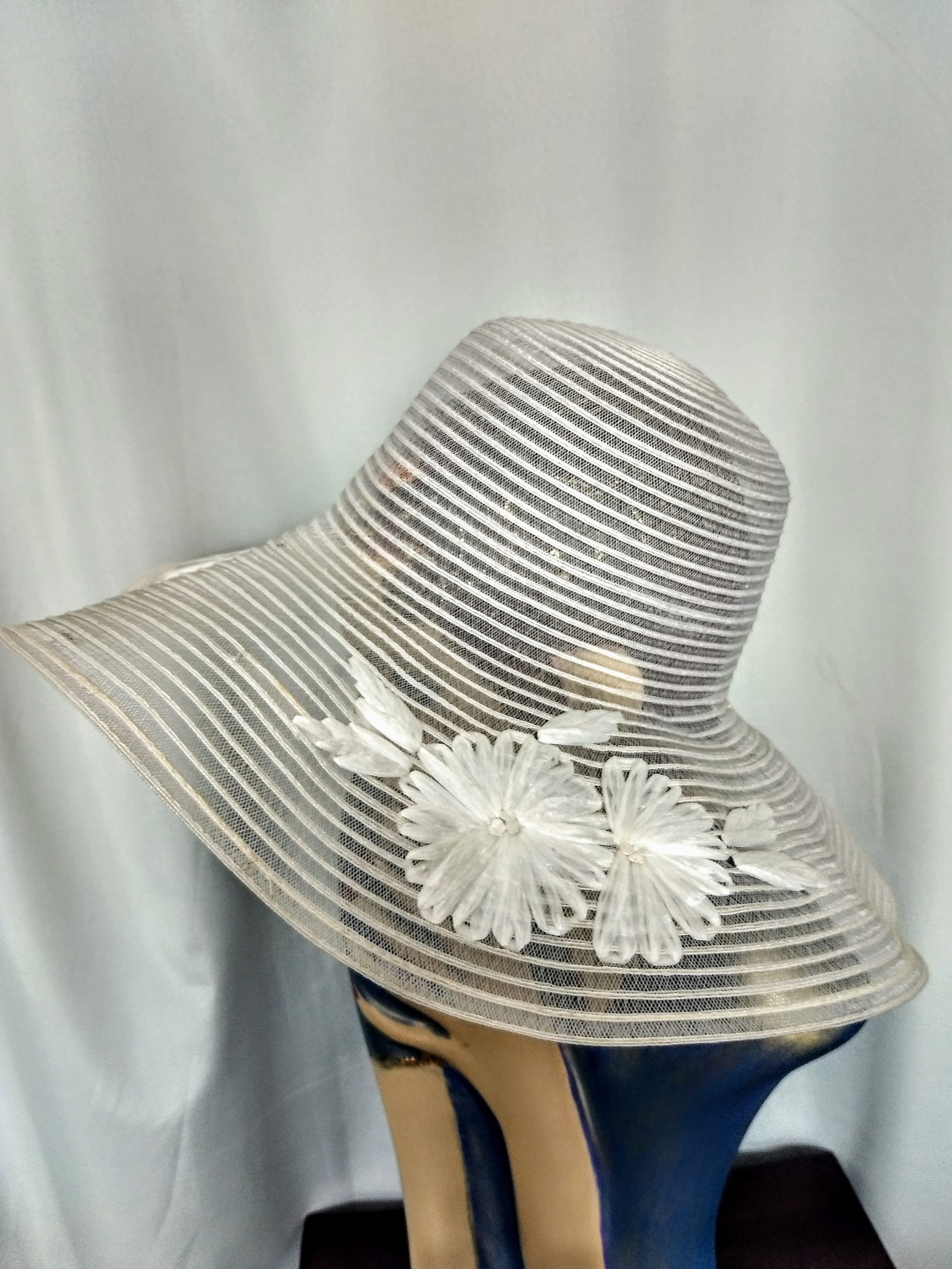 Wide Brim Summer Sun Hat/embroidered White Flowers Sun 