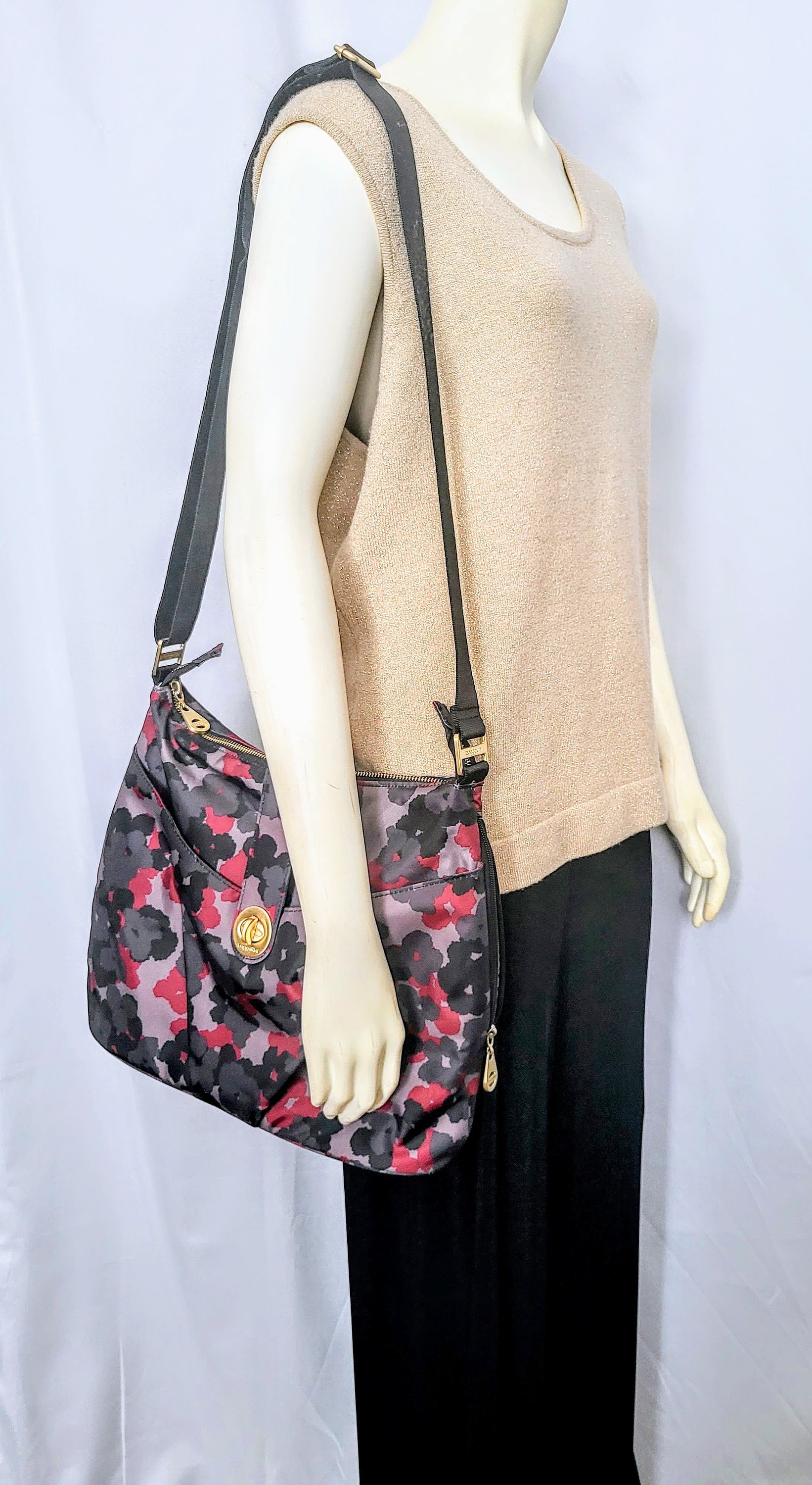 Baggallini helsinki crossbody bag sale