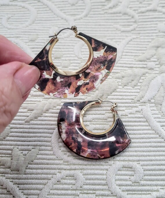 Tortoiseshell Acrylic Hoop Statement Earrings/Car… - image 3