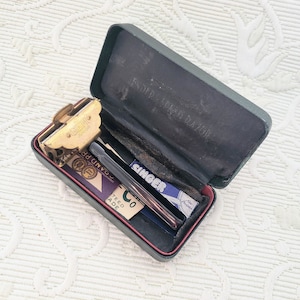 Antique 1912 Collectible ENDERS SPEED RAZOR/Single Edge Safety Razor Set In Case with Vintage Orginal Blades in Wrap/Collectors Gift/No.985