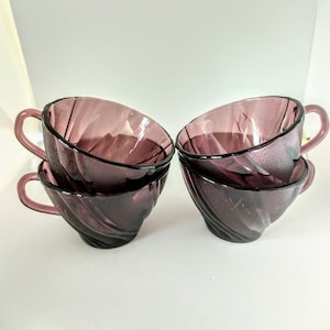 Amethyst Glass Tea Cup/Set of 4 Vintage DURALEX Rivage Made in France Swirl Pattern Table Ware Purple Tea Cup/Housewarming Gift/No.601