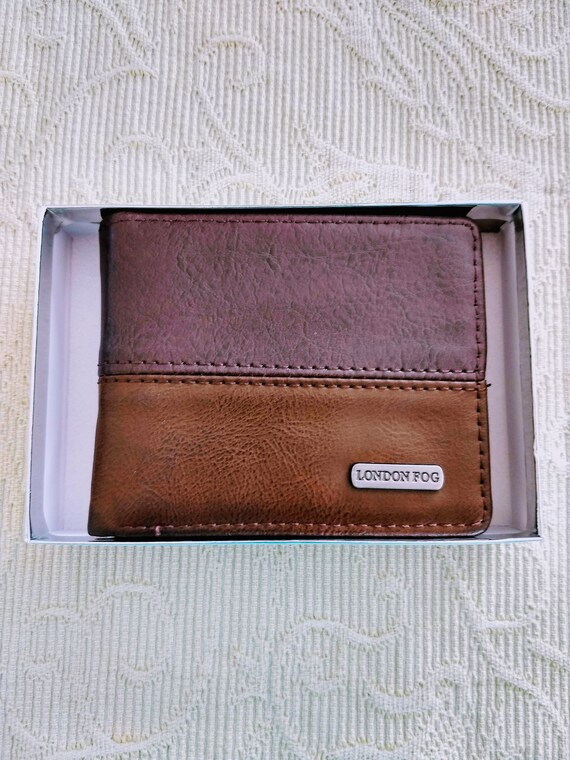 Bi-folded LONDON FOG Brown Leather Man's Wallet/convenient Bi-folded LONDON FOG Brown Leather Man's Wallet/convenient