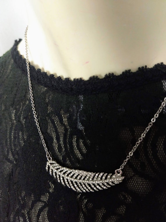 Silver Tone Feather Pendant Choker Necklace/Sidew… - image 6