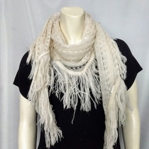 Triangular Knit Winter Scarf/White Lightweight Scarf with Fringes/ Vintage Fringes Shawl/Of White Knit Cover Up/Soft Knit Neck Wrap/No.281