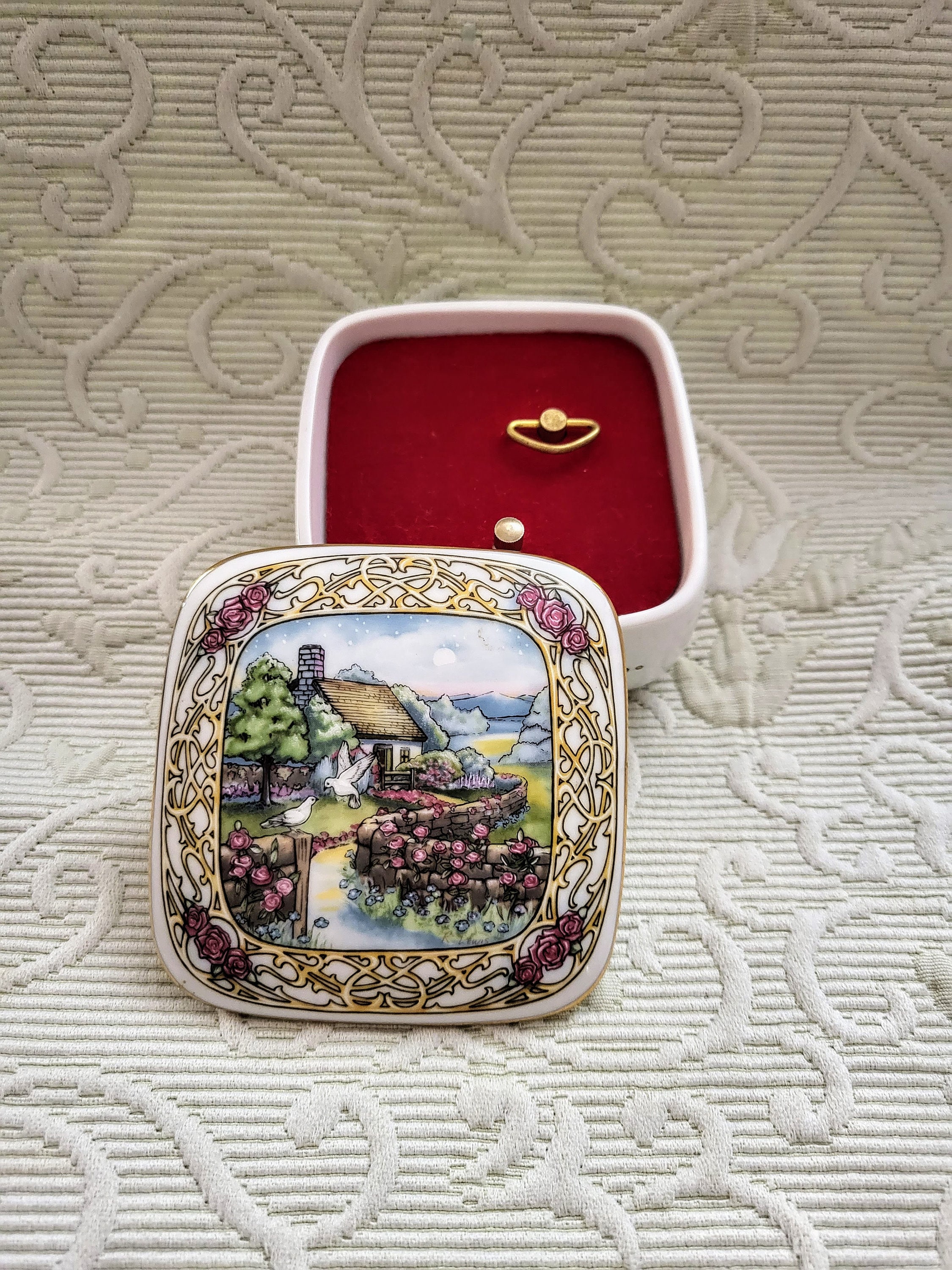 1993 VALENTINE SERENADES Star Dust Limited Edition Music Box