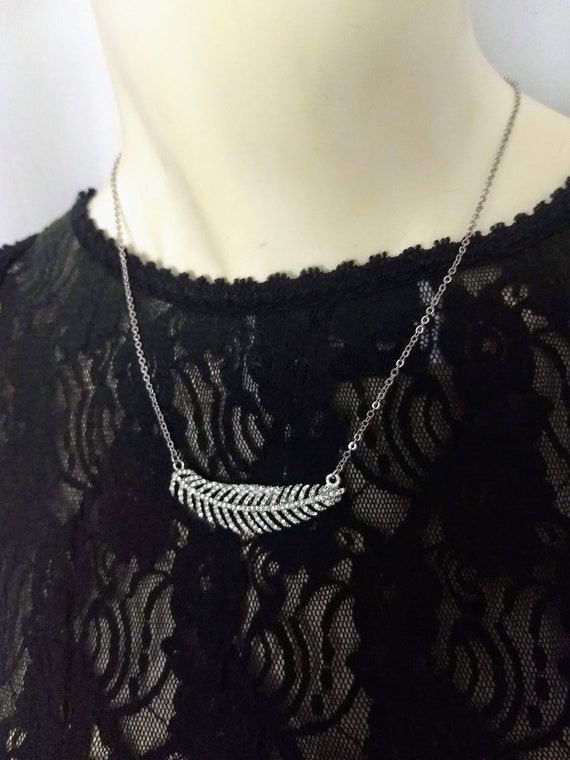 Silver Tone Feather Pendant Choker Necklace/Sidew… - image 1