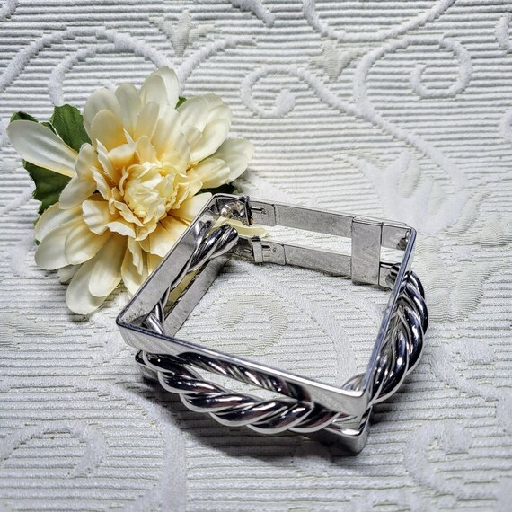 Unique Silver Tone Geometric Bangle Bracelet/Hing… - image 1