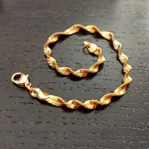 14K Gold Plated Herringbone Chain Twisted Bracelet/Twisted 8&quot; Gold Chain Bracelet/Small Elegant Gold Bracelet/ Gift For Her,No.941