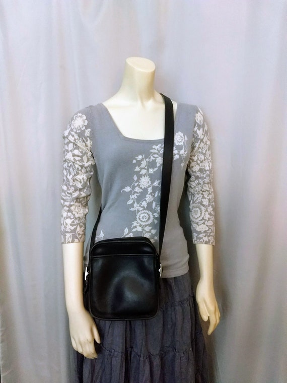 VTG Coach Shoulder Bag/Black Coach Black,Classic C