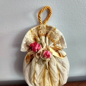 Bustina decorativa con arazzo vittoriano/tessuto vintage raro Bustina decorativa con rose di seta rosa/Decorazione per vanità femminile unica per camera da letto/Regalo per lei/N608