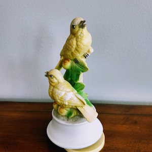 Pair of Birds Music Box/Collectible  Rotating Hand Painted Ceramic Two Birds  Figurine Vintage Music Box/Home Décor Gift/No.423