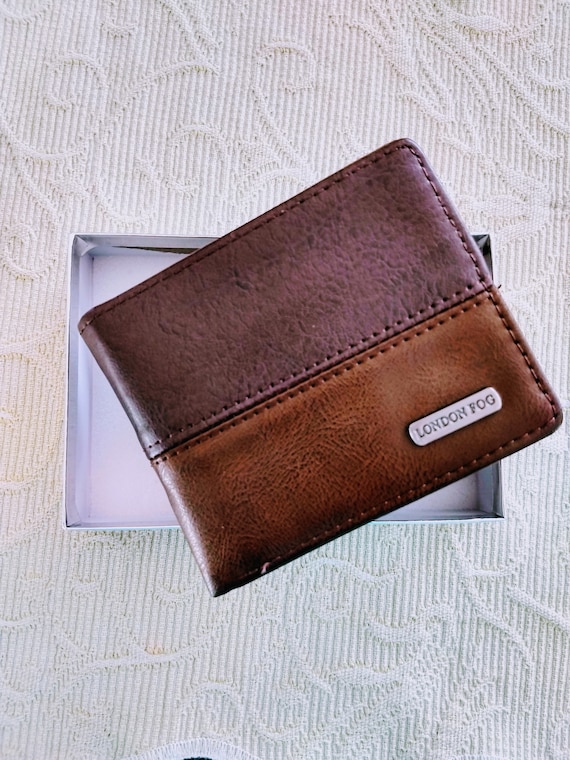 Bi-folded LONDON FOG Brown Leather Man's Wallet/convenient Bi-folded LONDON FOG Brown Leather Man's Wallet/convenient