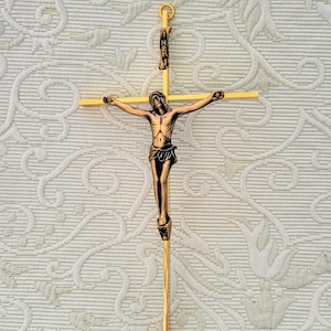 Wall-Hanging Crucifix Bronze and Brass Christian Symbol Decoration/Vintage Catholic Gold Tone Jesus Holly Cross/INRI Religious Crucifix/110m