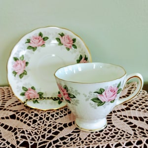 COLDOUGHT Large Pink Roses Tea Cup and Saucer Set/ Collectible Vintage Pink Floral Footed English Bone China with  24 Karat Gold Rim/No.