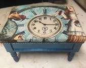 Alice im Wunderland Hocker / prickelnde blaue Aufbewahrungsbox / schimmernde Farbe / Alice im Wunderland drucken / home decor / Geschenk für sie / Housewarming